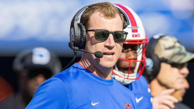 SMU coach Rhett Lashlee on the sidelines against Navy.